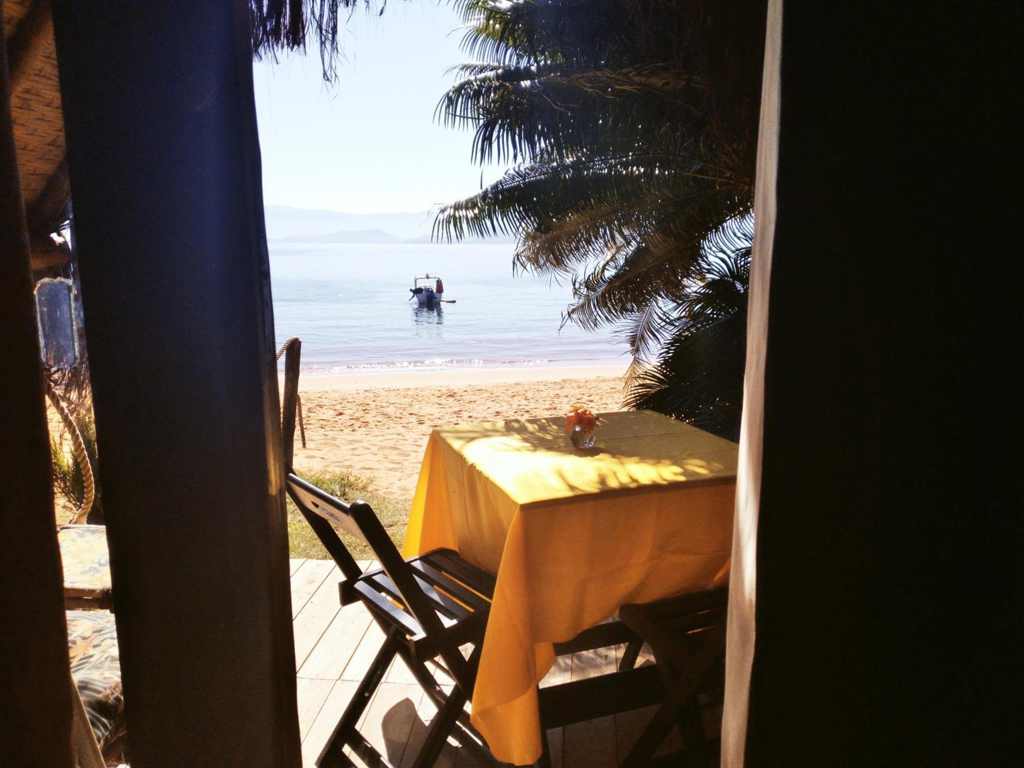 Do Pedro E Restaurante * Praia de Aracatiba